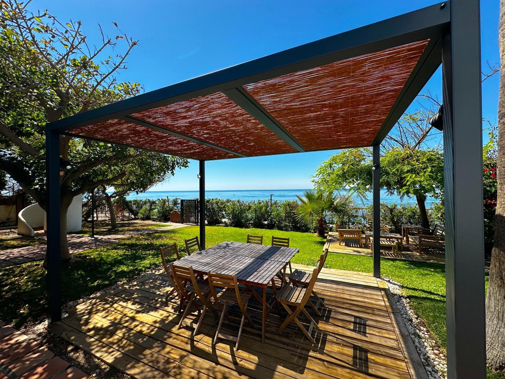 Villa Alboran Beachfront 9Pax Torre de Benagalbon Bagian luar foto