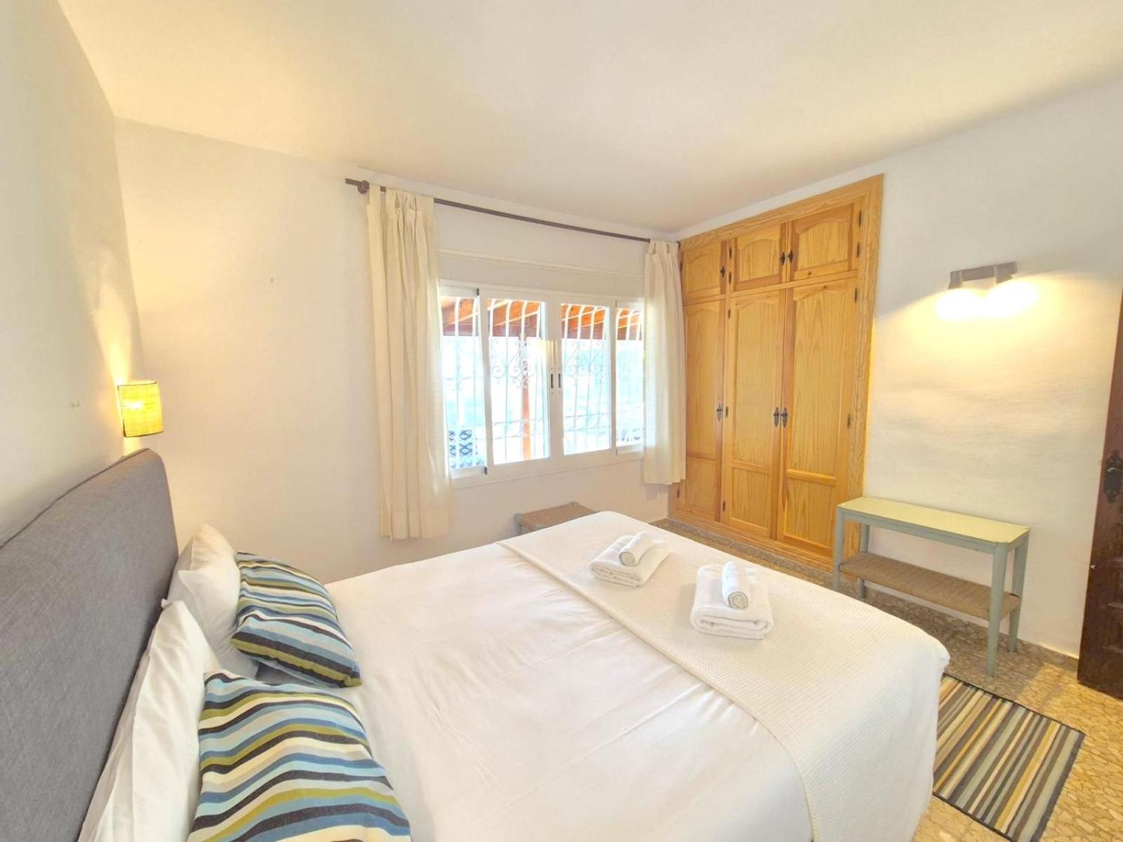 Villa Alboran Beachfront 9Pax Torre de Benagalbon Bagian luar foto